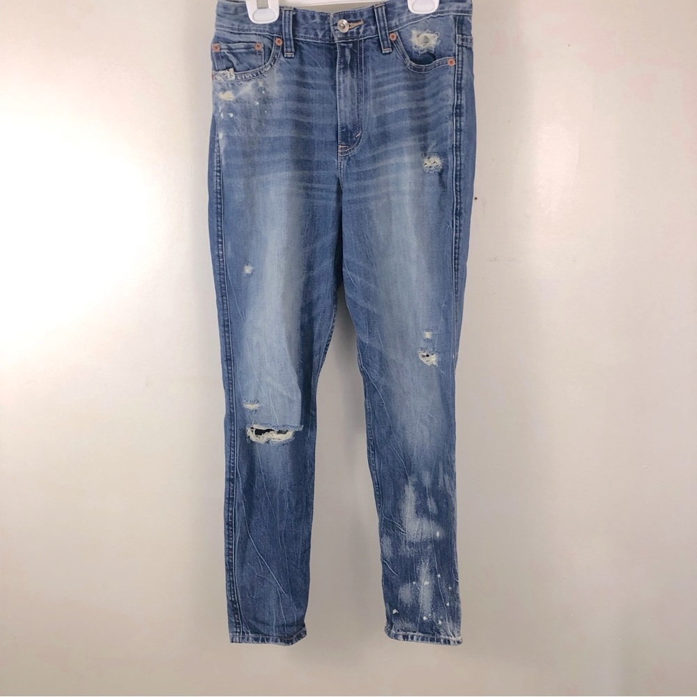 Abercrombie & Fitch Signature Collection High Rise Girlfriend Jean Distressed 26